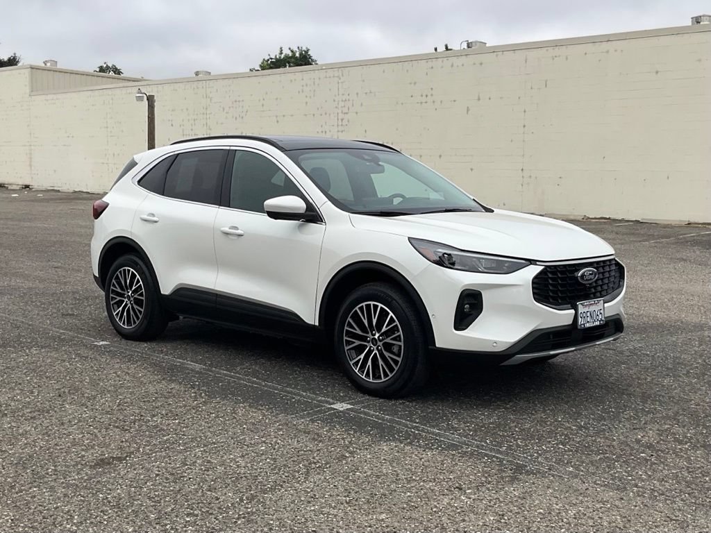 Certified 2024 Ford Escape SE w/ PHEV Premium Package FWD image 8