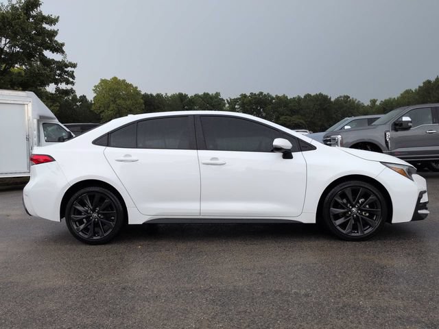 Used 2023 Toyota Corolla SE FWD image 3