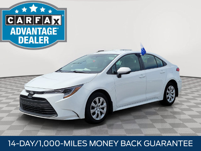 Used 2025 Toyota Corolla LE FWD image 3