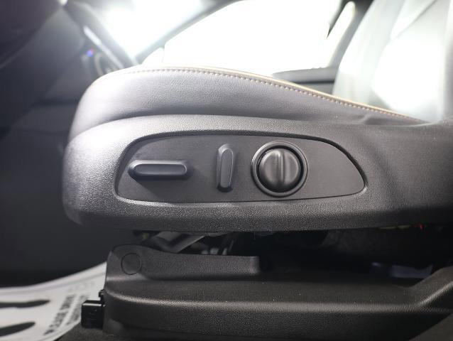 Used 2025 Chevrolet Blazer Premier w/ Driver Confidence II Package image 16