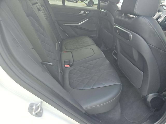 Used 2025 BMW X5 xDrive50e AWD/4WD image 9