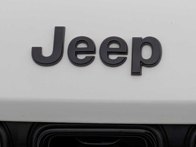 Used 2023 Jeep Grand Cherokee Altitude image 11