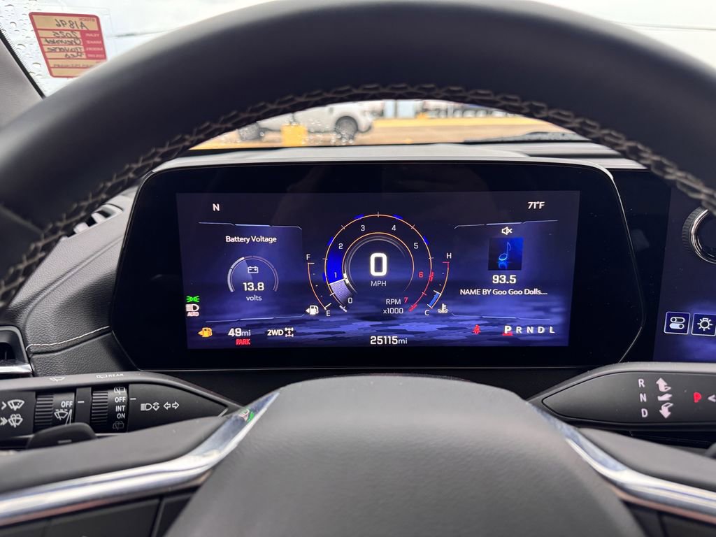 Used 2025 Chevrolet Traverse LT image 16