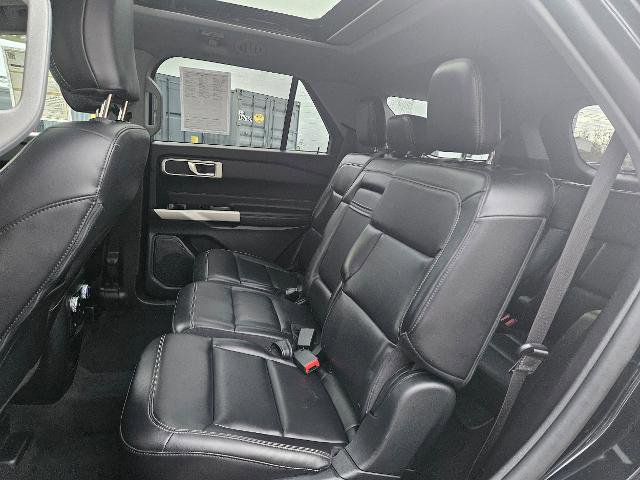 Certified 2021 Ford Explorer XLT w/ Equipment Group 202A AWD/4WD image 11