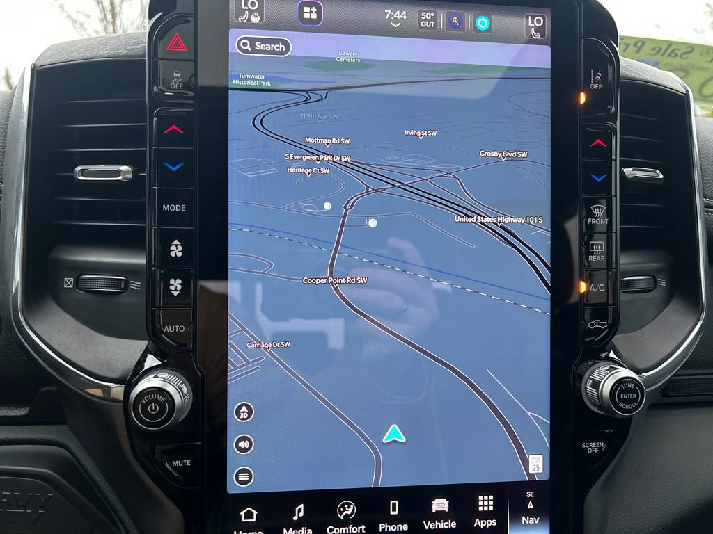 Used 2025 RAM 3500 Laramie image 14