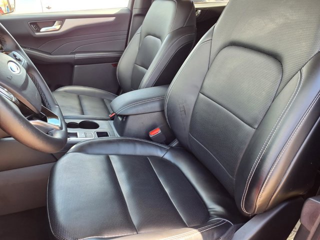 Certified 2023 Ford Escape Platinum AWD/4WD image 3