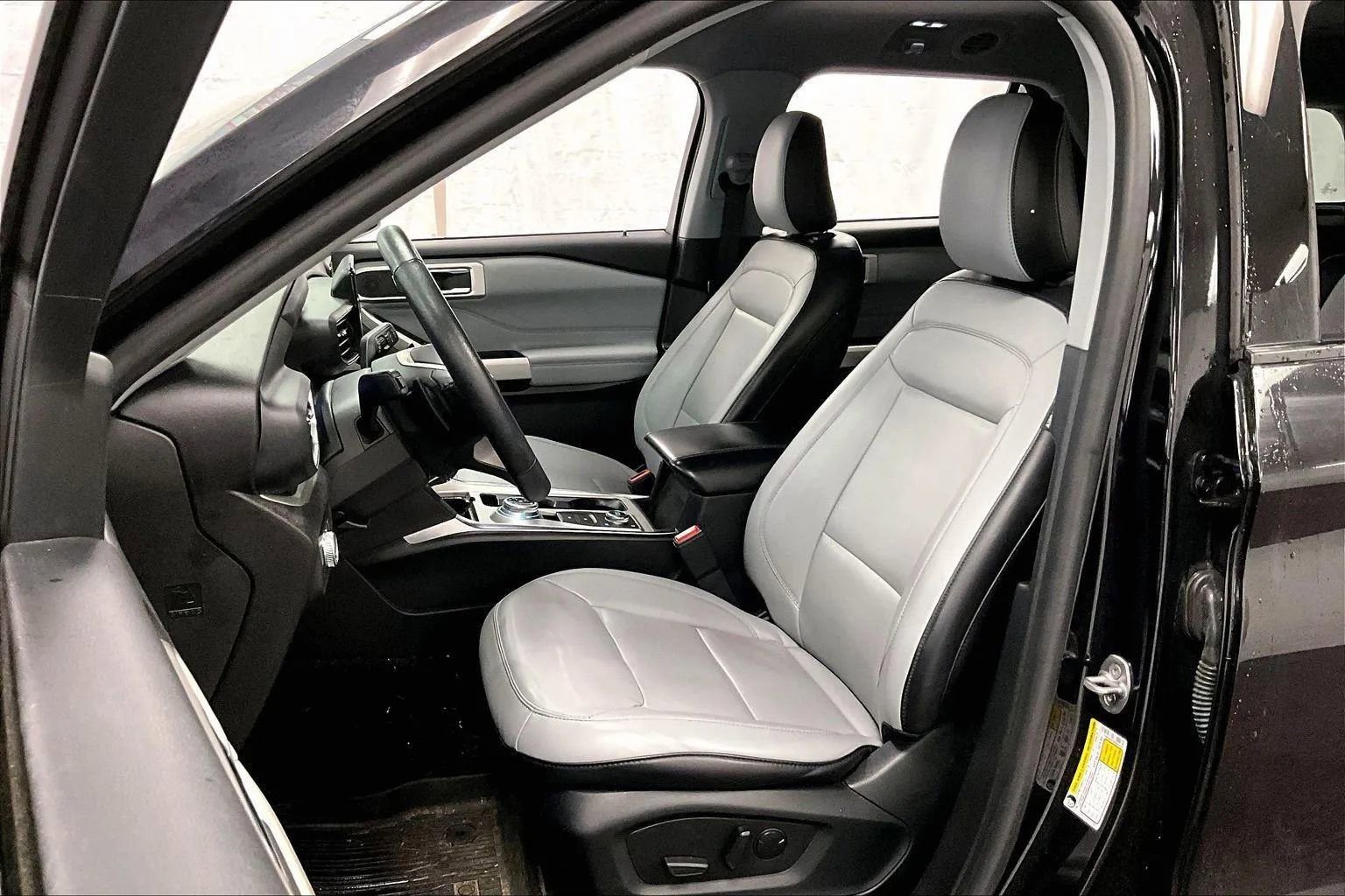 Certified 2021 Ford Explorer XLT w/ Equipment Group 202A image 24