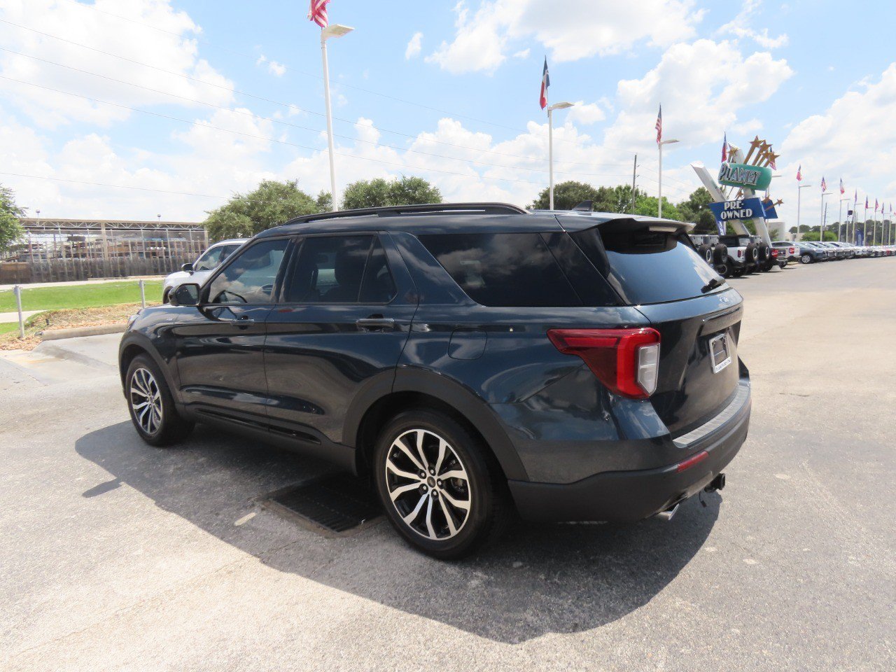 Certified 2022 Ford Explorer ST-Line RWD image 17