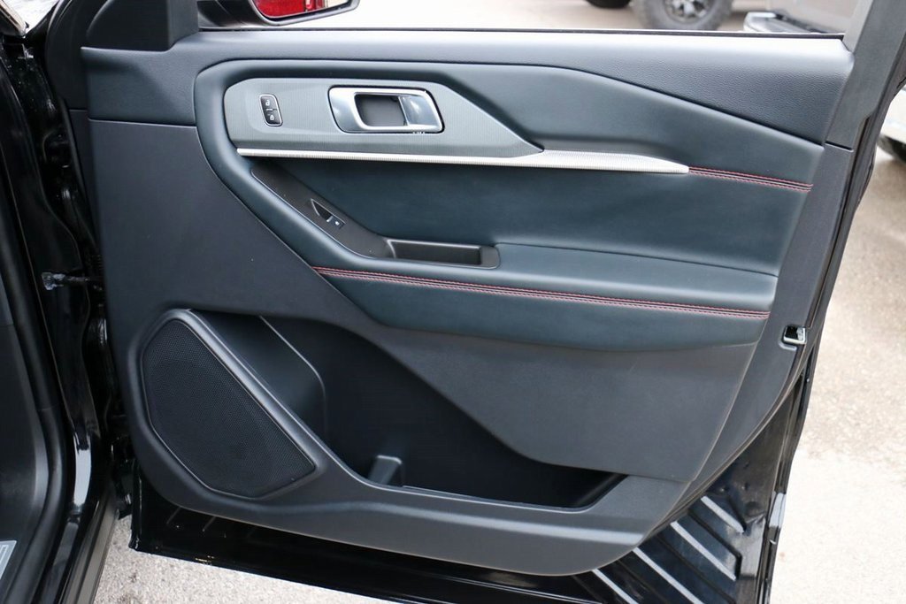 Certified 2025 Ford Explorer ST-Line image 36