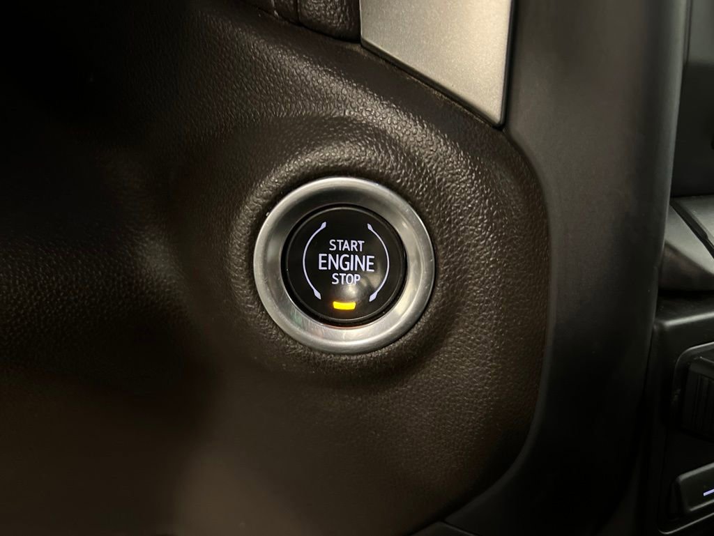 Used 2021 Chevrolet Silverado 1500 LT w/ Safety Package II AWD/4WD image 16