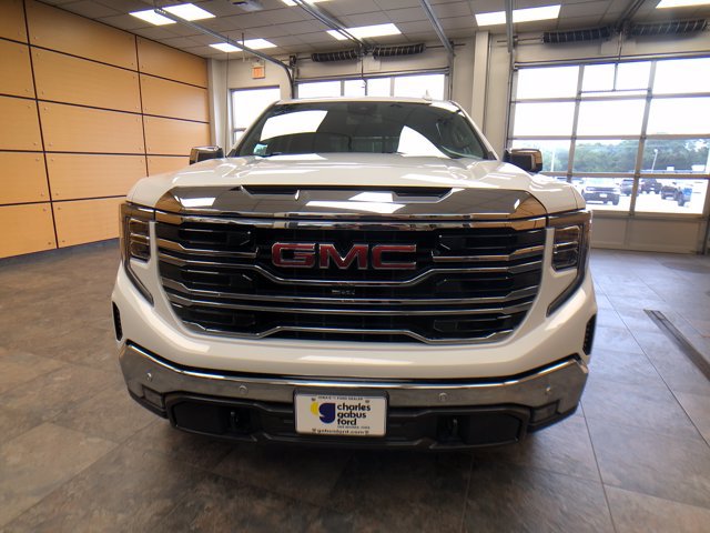 Used 2024 GMC Sierra 1500 SLT w/ SLT Premium Plus Package AWD/4WD image 2