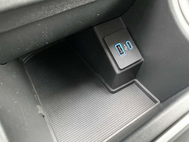 Certified 2024 Ford Edge SE image 27