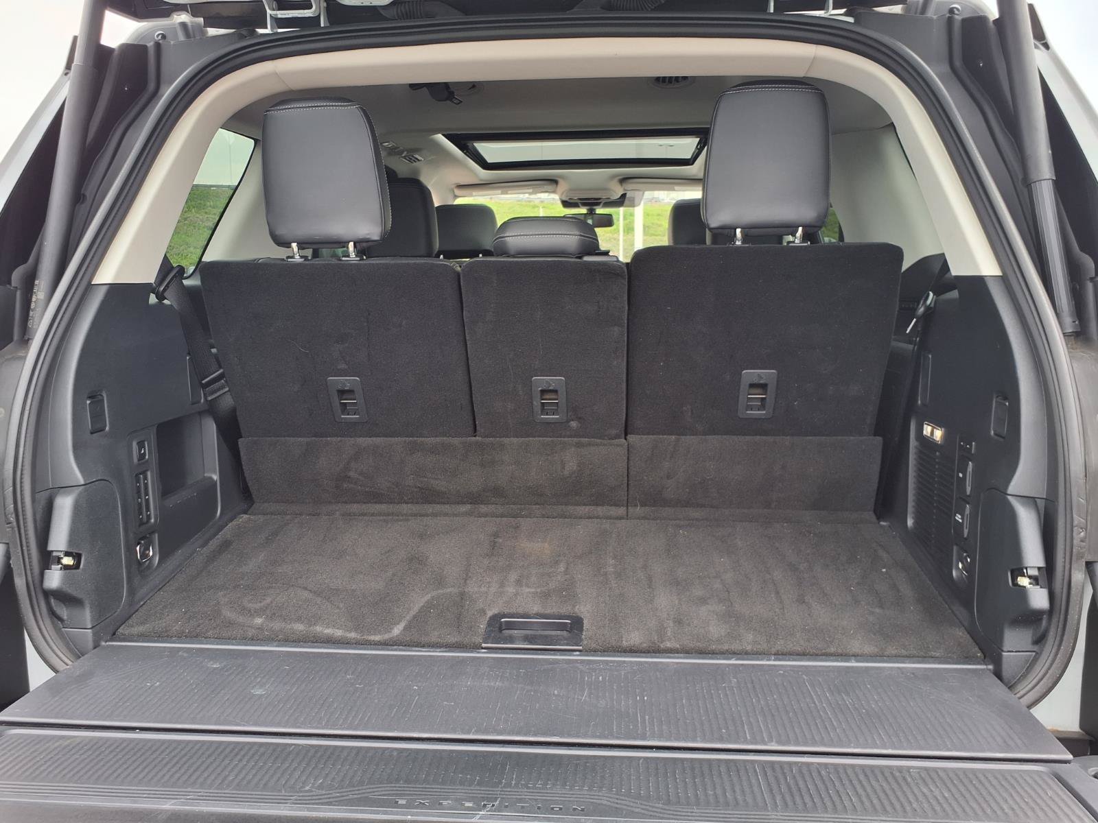 Certified 2025 Ford Expedition Platinum AWD/4WD image 19