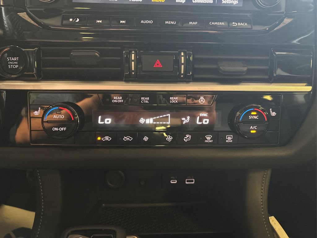 Used 2025 Nissan Pathfinder SL w/ SL Premium Package AWD/4WD image 33