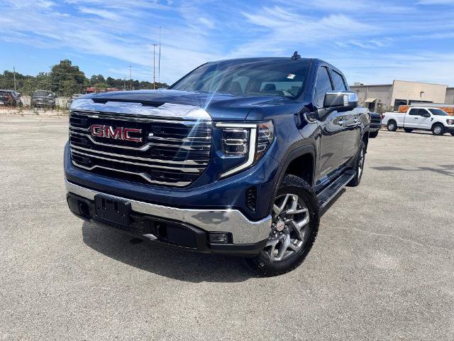Used 2022 GMC Sierra 1500 SLT w/ SLT Premium Package AWD/4WD image 1