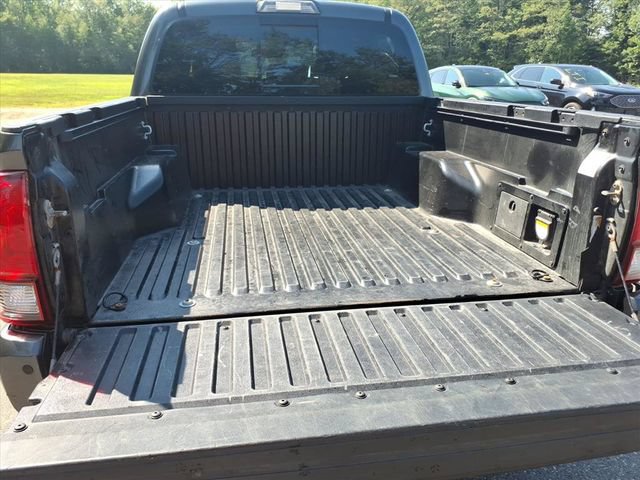 Used 2019 Toyota Tacoma TRD Off-Road w/ TRD Premium Off Road Package AWD/4WD image 13