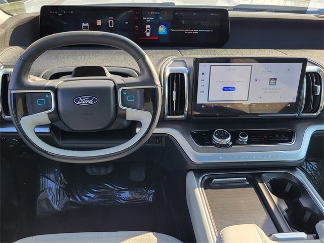 Certified 2025 Ford Expedition Platinum w/ Platinum Ultimate Package image 7