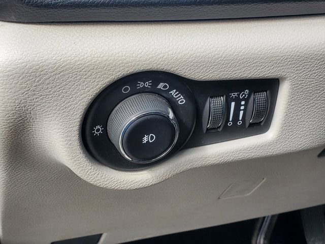 Used 2017 Chrysler Pacifica Touring-L Plus w/ Advanced Safetytec Group image 9