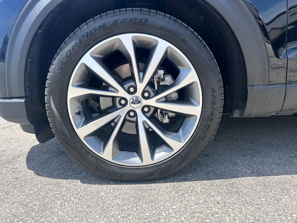 Certified 2025 Ford Explorer Platinum w/ Ultimate Package AWD/4WD image 43