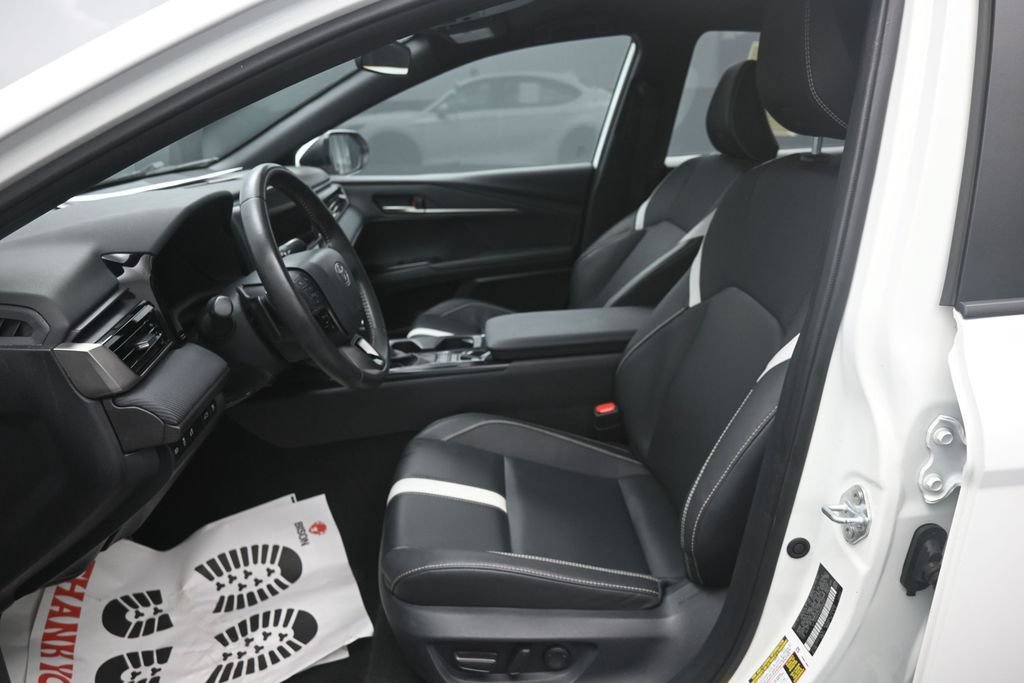 Used 2025 Toyota Camry SE FWD image 18