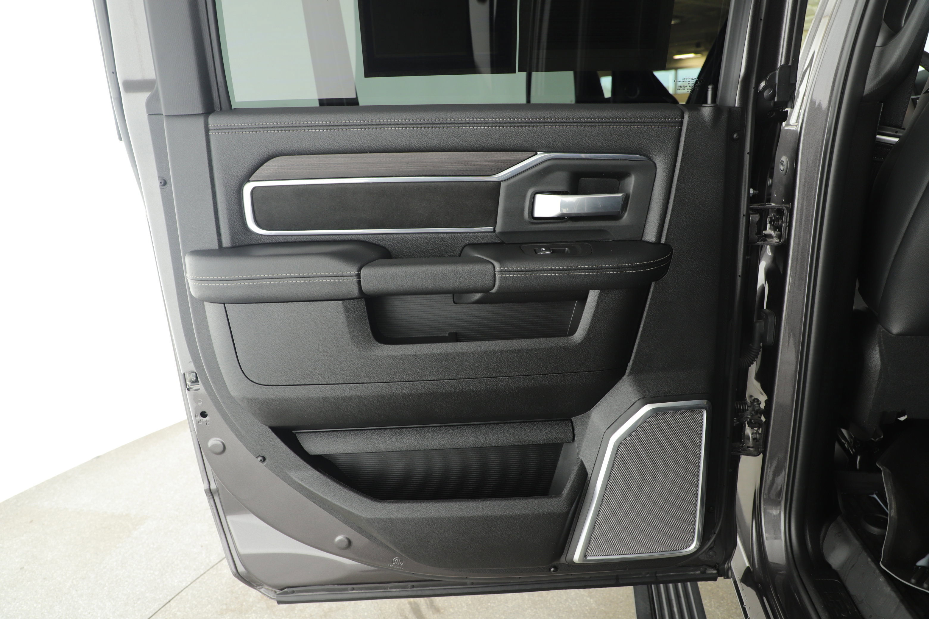 Used 2025 RAM 2500 Laramie image 11