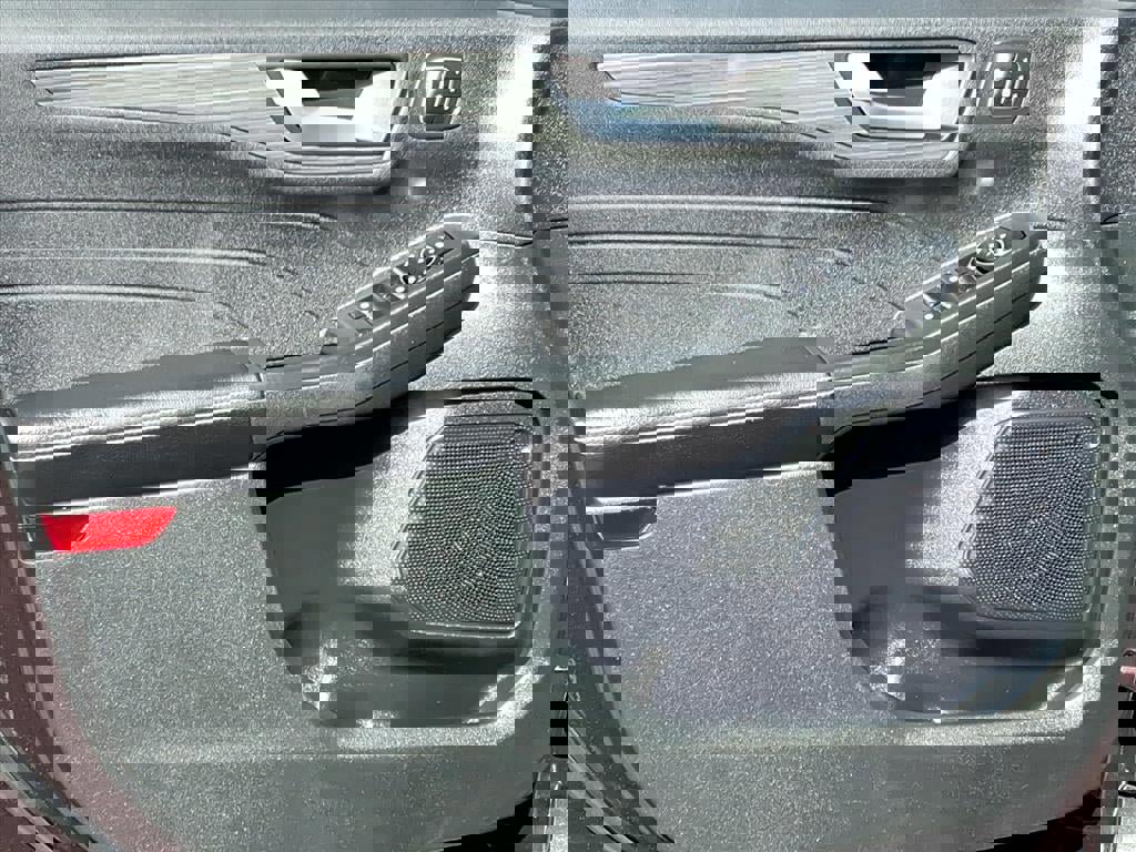 Certified 2023 Ford Escape Platinum w/ Class II Trailer Tow Package image 20