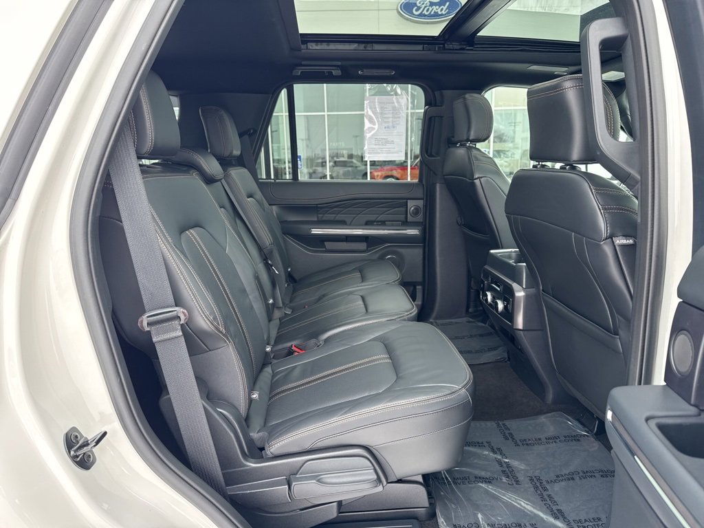 Certified 2023 Ford Expedition Platinum image 30