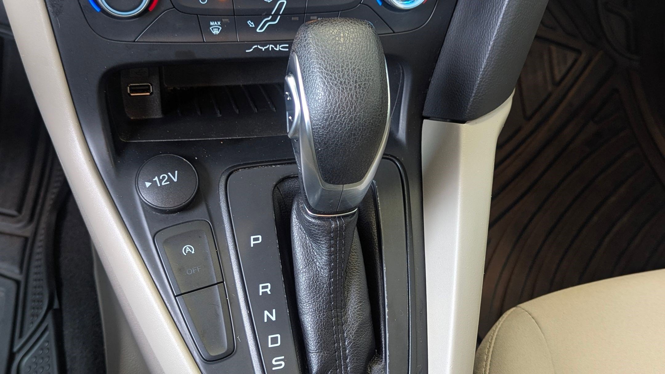 Certified 2018 Ford Focus SE image 16