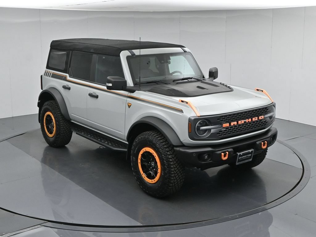 Certified 2023 Ford Bronco Badlands w/ Sasquatch Package AWD/4WD image 38