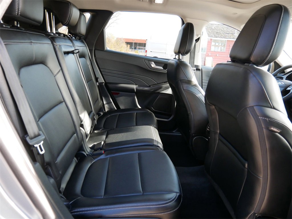 Certified 2022 Ford Escape Titanium image 9