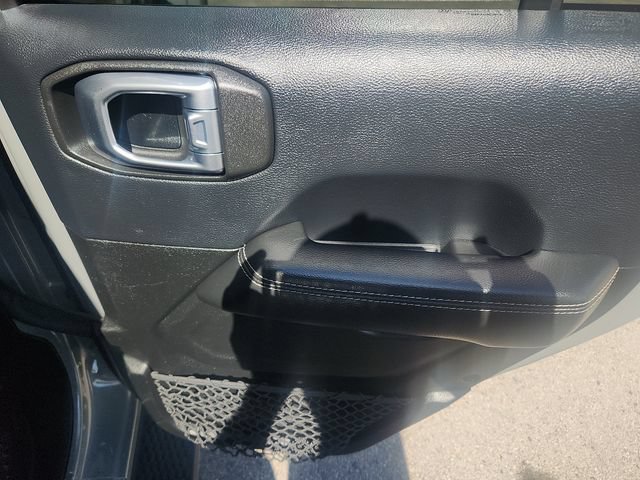 Used 2018 Jeep Wrangler Unlimited Sahara w/ Cold Weather Group AWD/4WD image 29