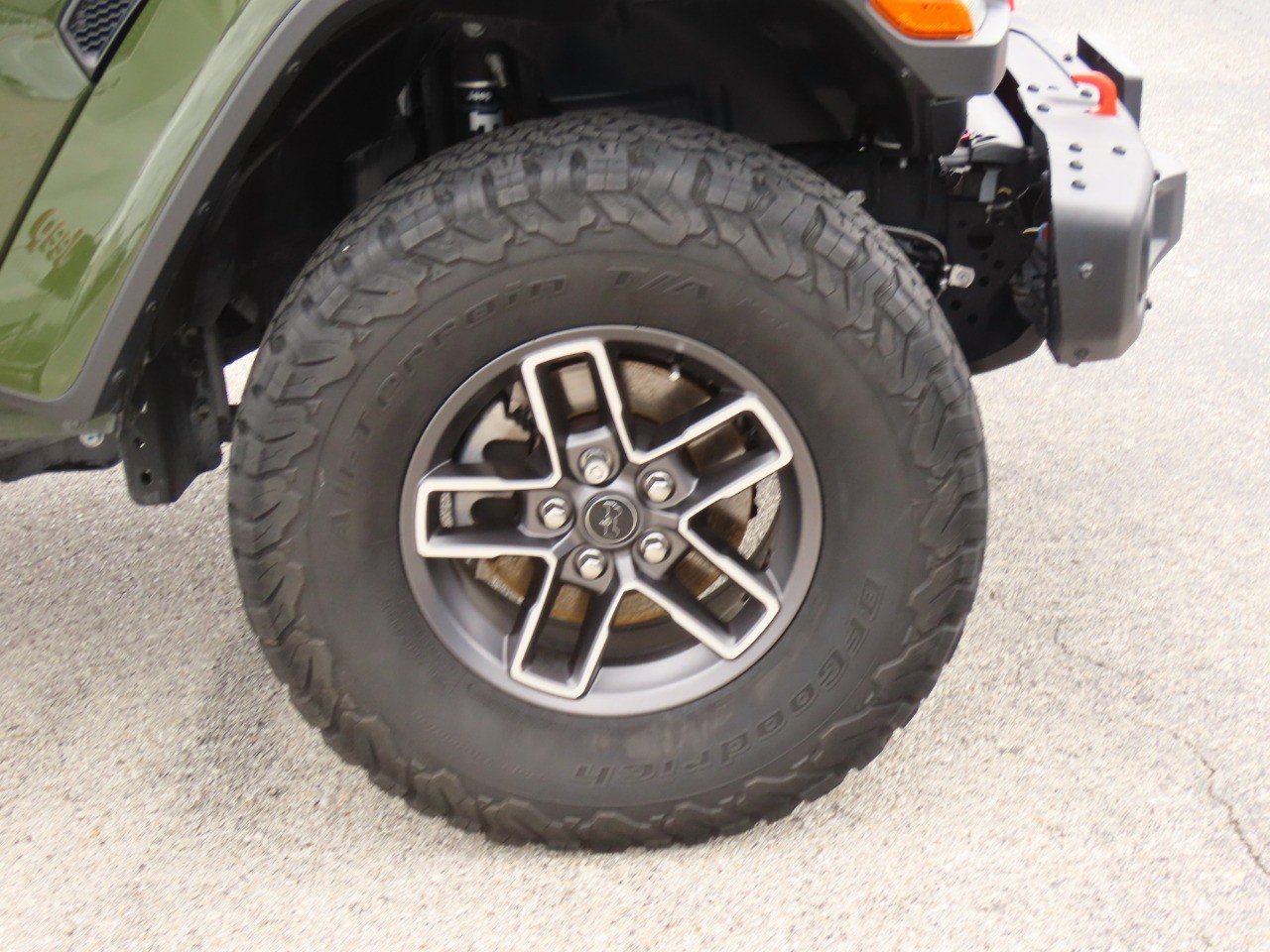 Used 2024 Jeep Gladiator Mojave AWD/4WD image 9