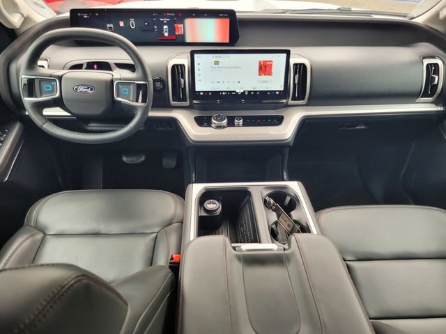 Certified 2025 Ford Expedition Active image 14