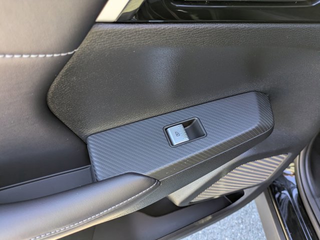 Used 2024 Mitsubishi Outlander SE Black Edition image 28