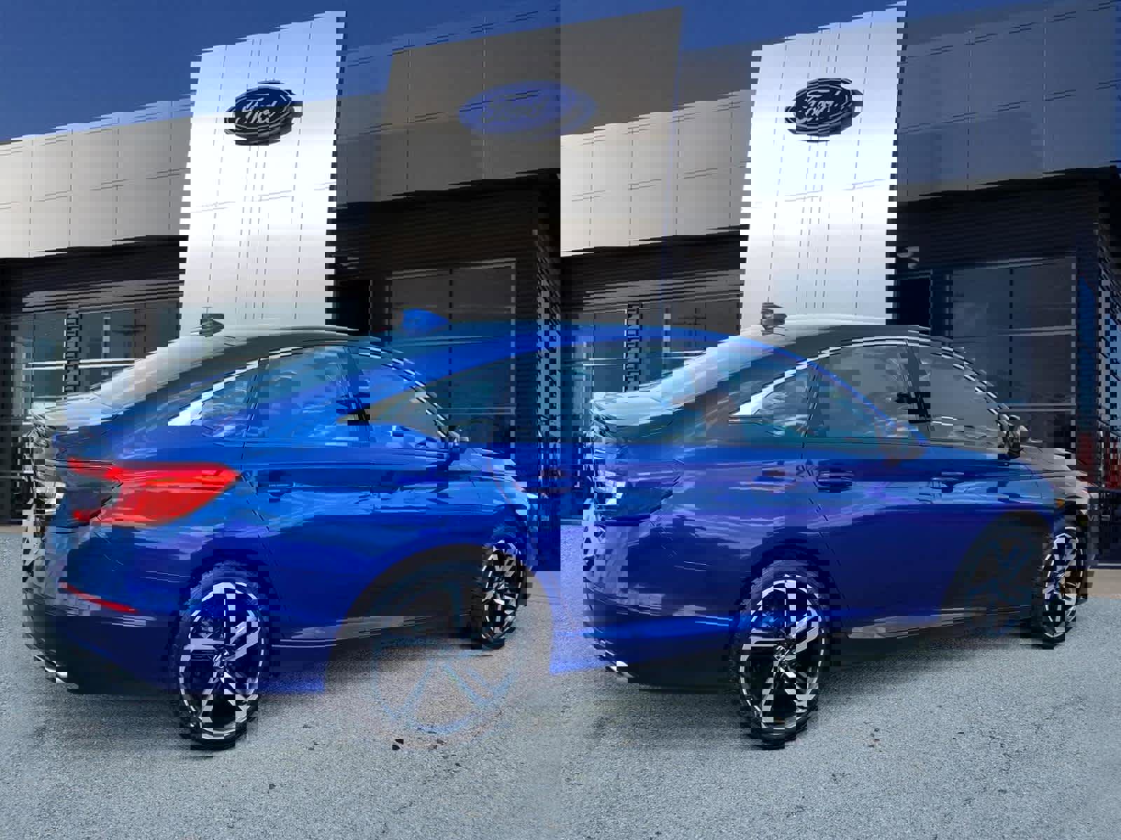 Used 2018 Honda Accord Sport image 3