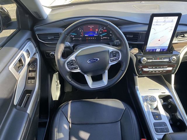 Certified 2023 Ford Explorer Limited w/ Limited Technology Package image 16