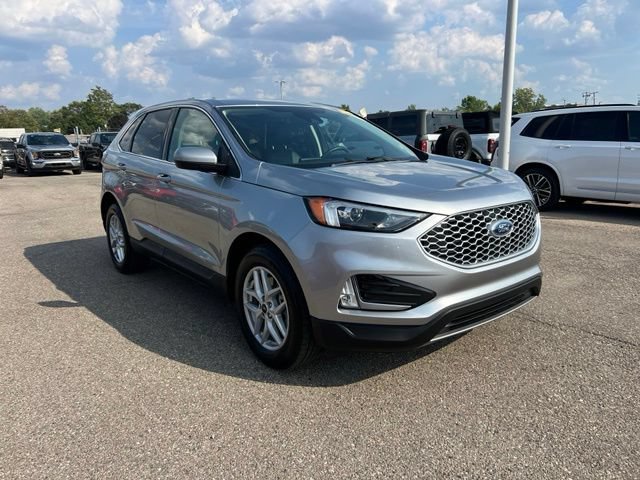 Certified 2024 Ford Edge SEL w/ Convenience Package AWD/4WD image 3