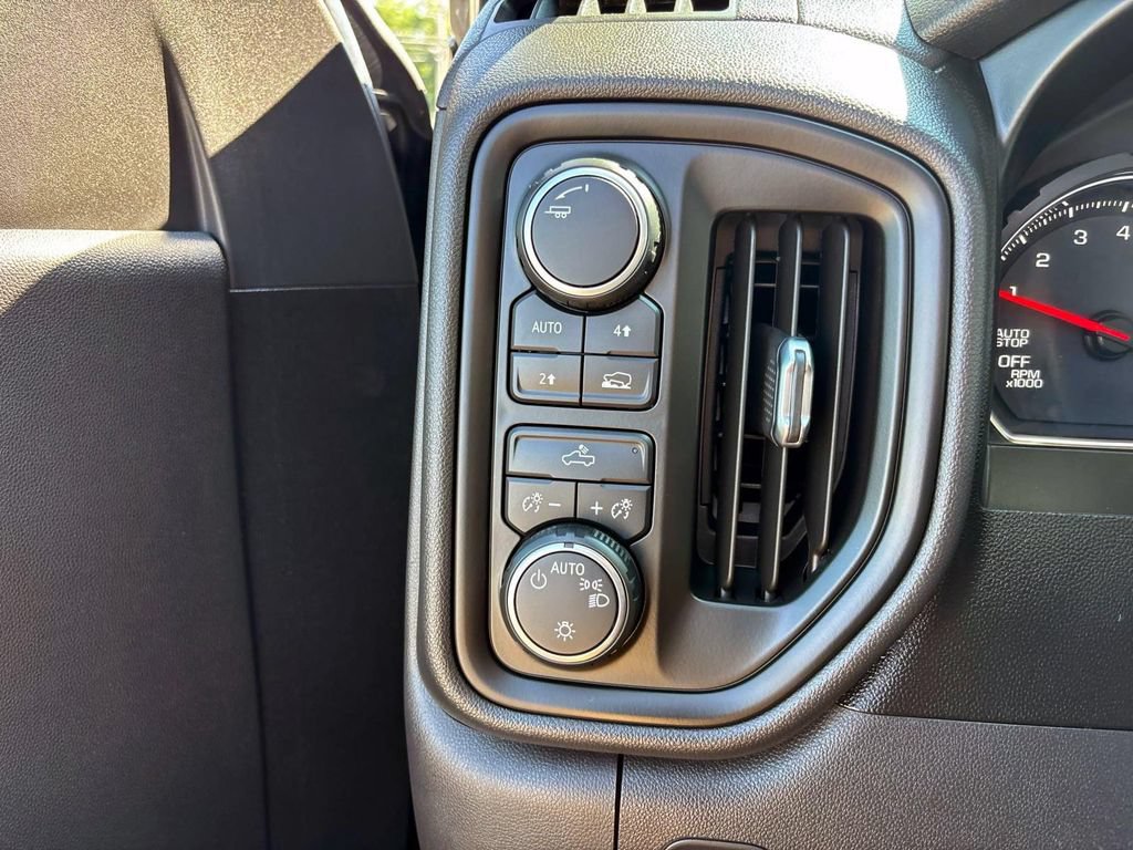 Used 2021 Chevrolet Silverado 1500 Custom w/ Safety Confidence Package AWD/4WD image 18