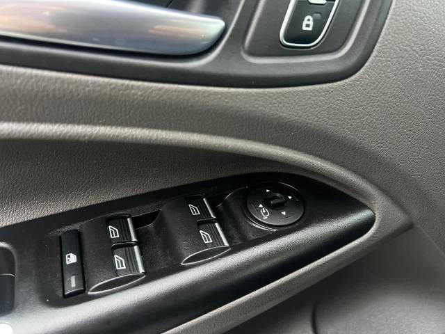 Certified 2022 Ford Transit Connect XLT FWD image 17