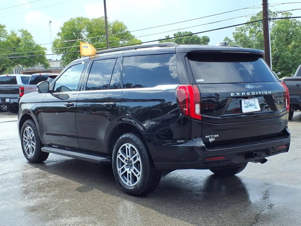 Certified 2025 Ford Expedition Active AWD/4WD image 11