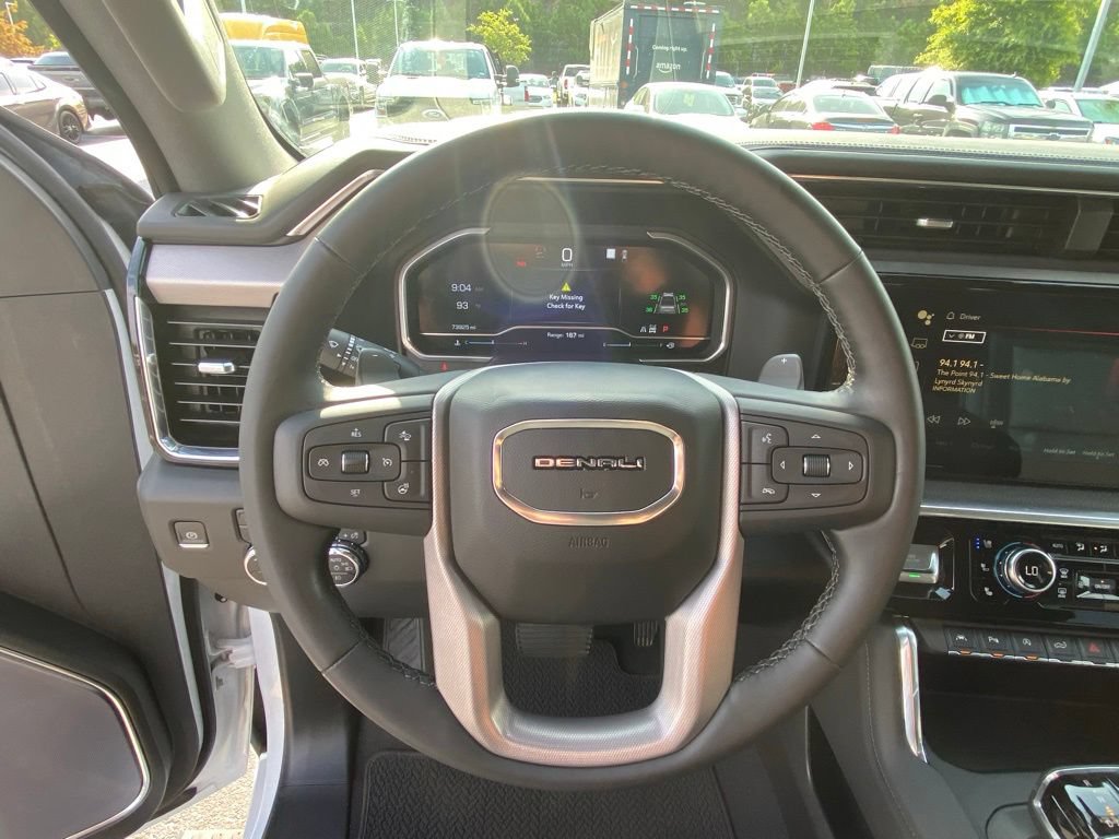Used 2023 GMC Sierra 1500 Denali w/ Technology Package AWD/4WD image 13