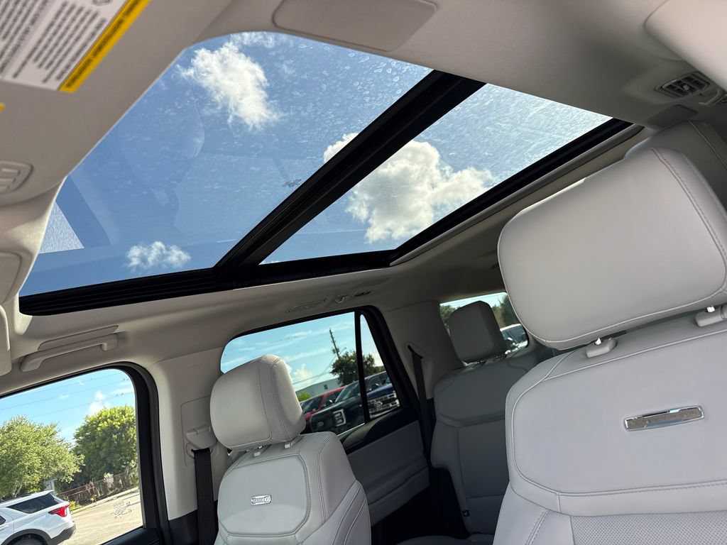 Certified 2025 Ford Expedition Platinum w/ Driver's Package AWD/4WD image 9