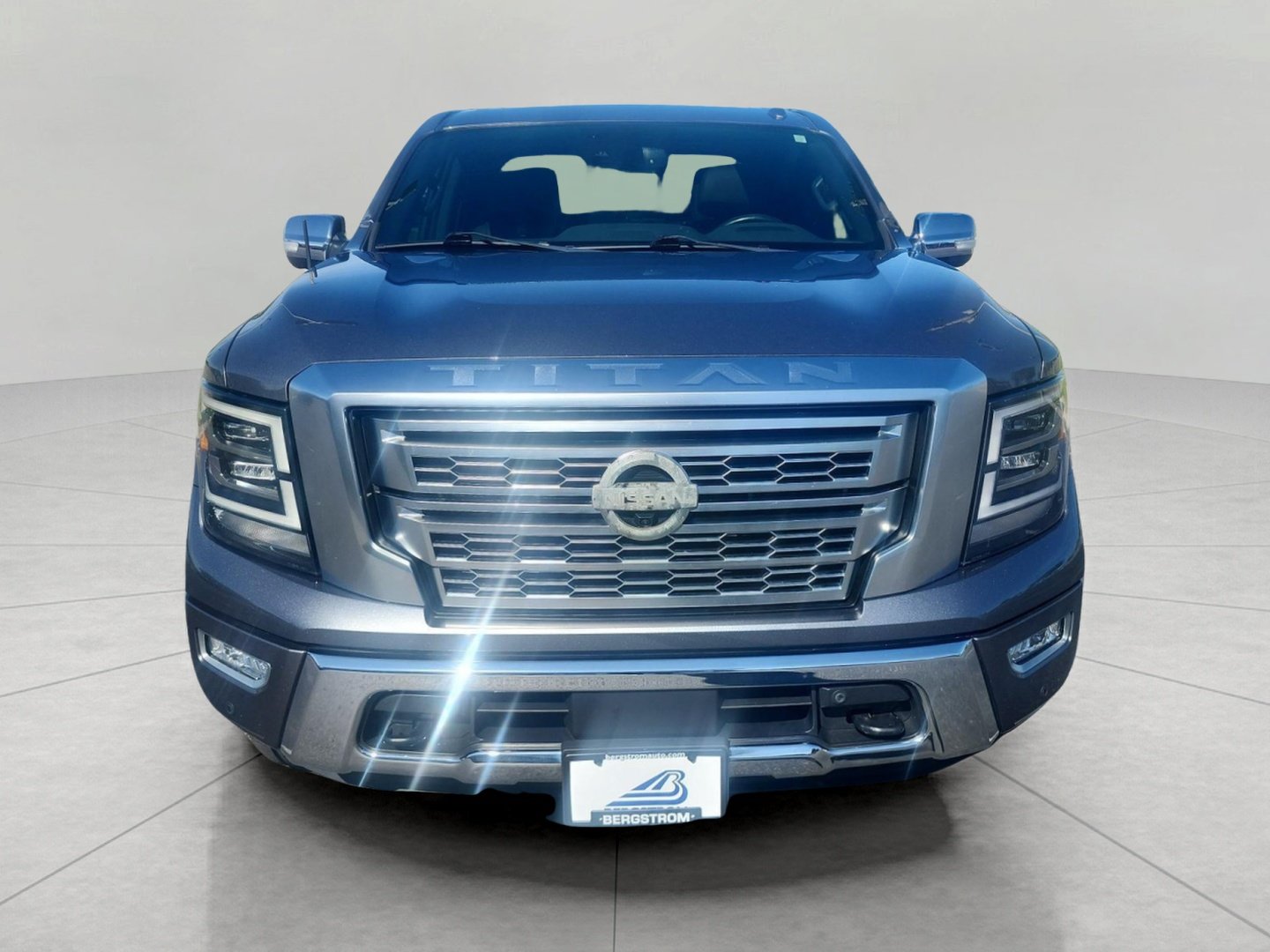 Used 2021 Nissan Titan Platinum Reserve w/ Moonroof Package AWD/4WD image 3