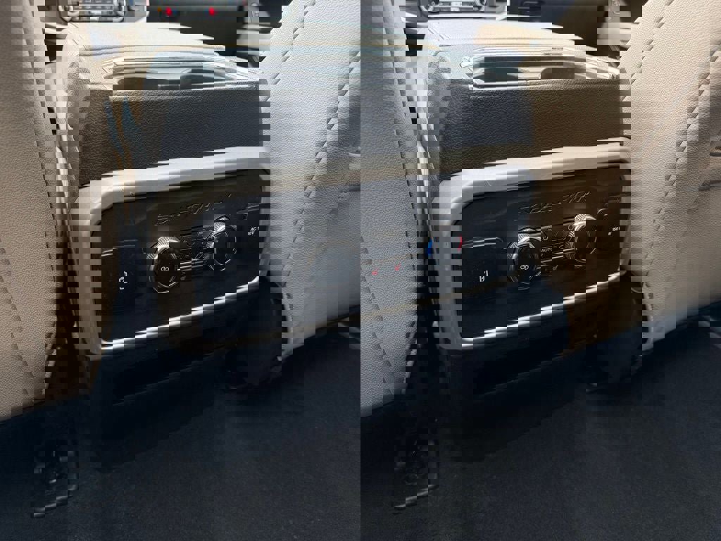 Certified 2024 Ford Expedition Limited image 29