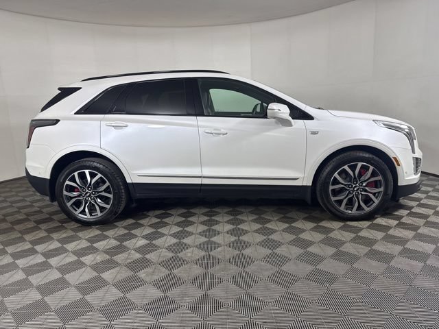 Used 2022 Cadillac XT5 Sportv w/ Platinum Package AWD/4WD image 2