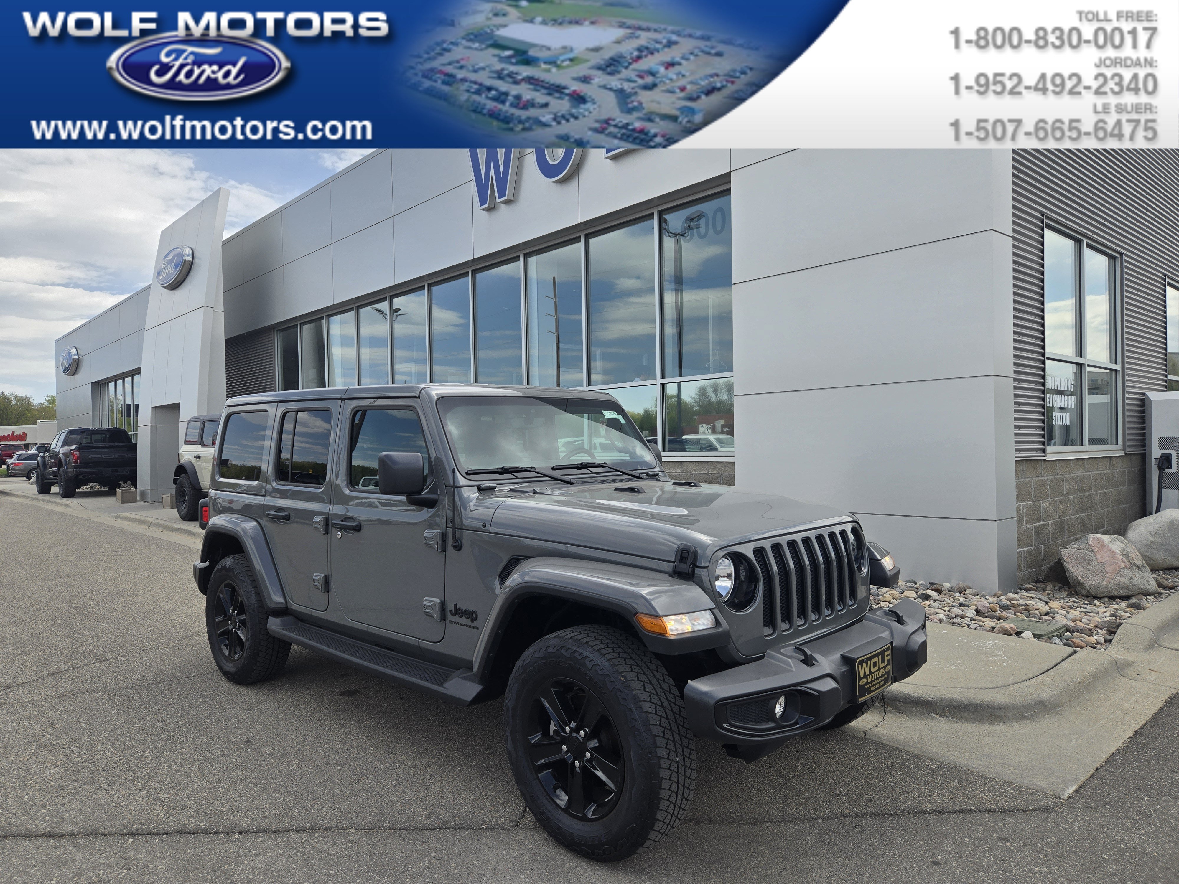Used 2023 Jeep Wrangler Unlimited Sahara AWD/4WD image 1