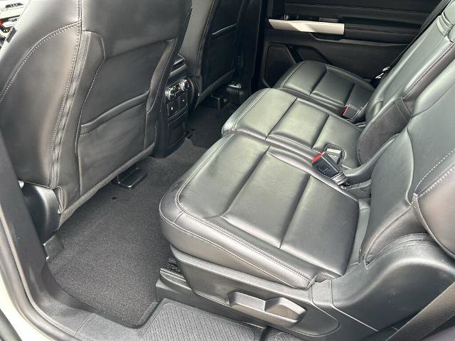 Certified 2022 Ford Explorer XLT w/ Equipment Group 202A AWD/4WD image 16