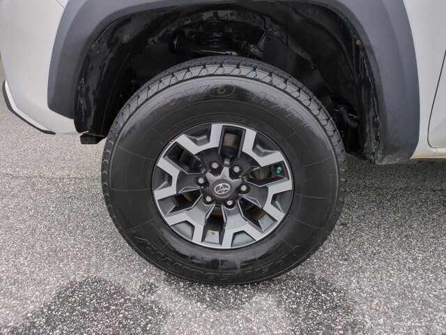 Used 2020 Toyota Tacoma TRD Off-Road w/ Technology Package AWD/4WD image 10