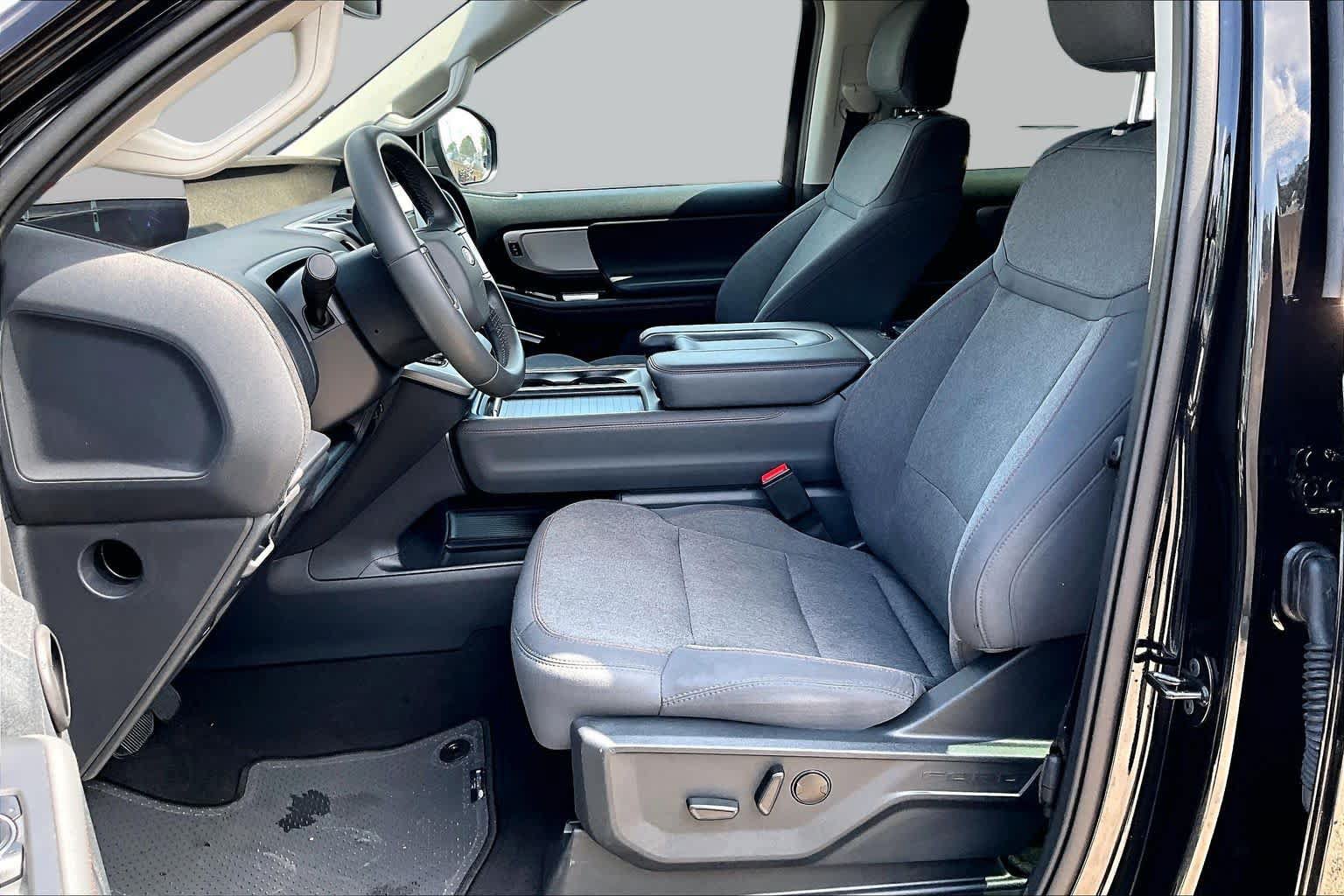Certified 2025 Ford Expedition Active RWD image 10