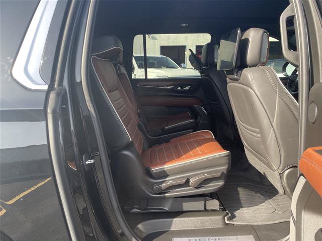 Used 2023 GMC Yukon XL Denali Ultimate AWD/4WD image 24
